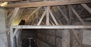 Qu'est-ce qu'une charpente traditionnelle en bois ?  Rénovation, prix de pose, devis