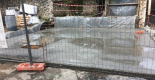 Comment couler une chape béton : conseils et prix