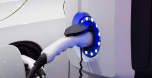 Peut-on installer soi-même une borne de recharge ?