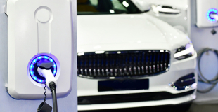 Mon électricien n'est pas qualifié IRVE : est-ce un problème pour la pose de ma wallbox ?