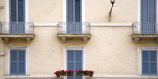 Traiter et nettoyer la façade de sa maison - La Maison Des Travaux