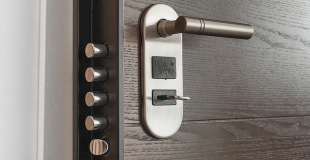 Comment bien sécuriser sa porte d’entrée ?
